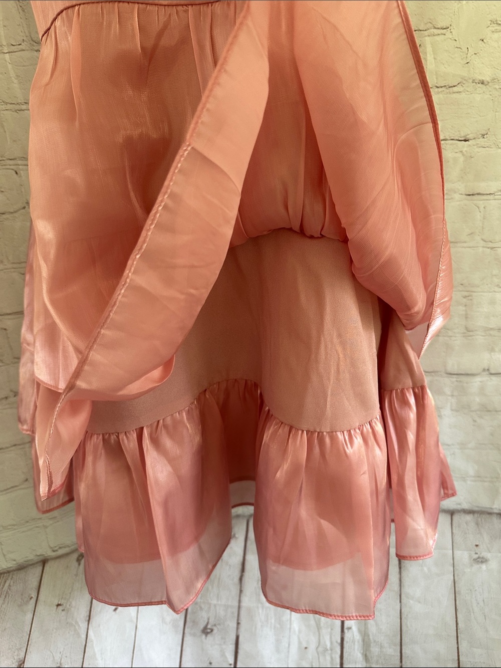 Francesca’s Mi ami Pink Satin Pin Tuck Tiered Spaghetti-Strap Dress size L - Picture 5 of 13